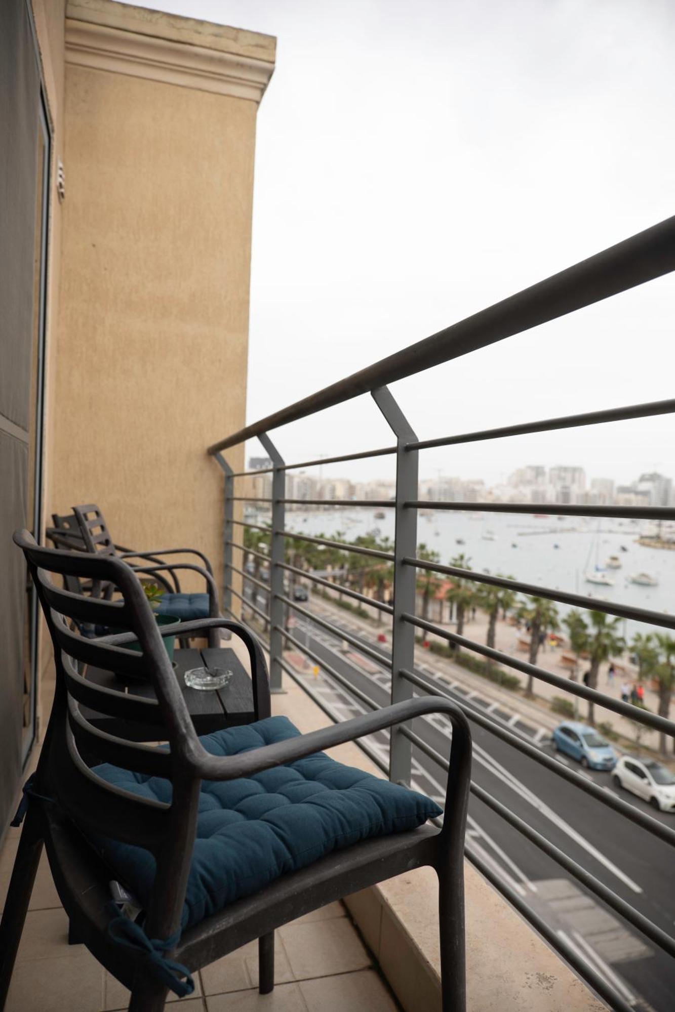 Golden Harbour - 2 Bedrooms, 2 Bathrooms Gzira Exterior photo