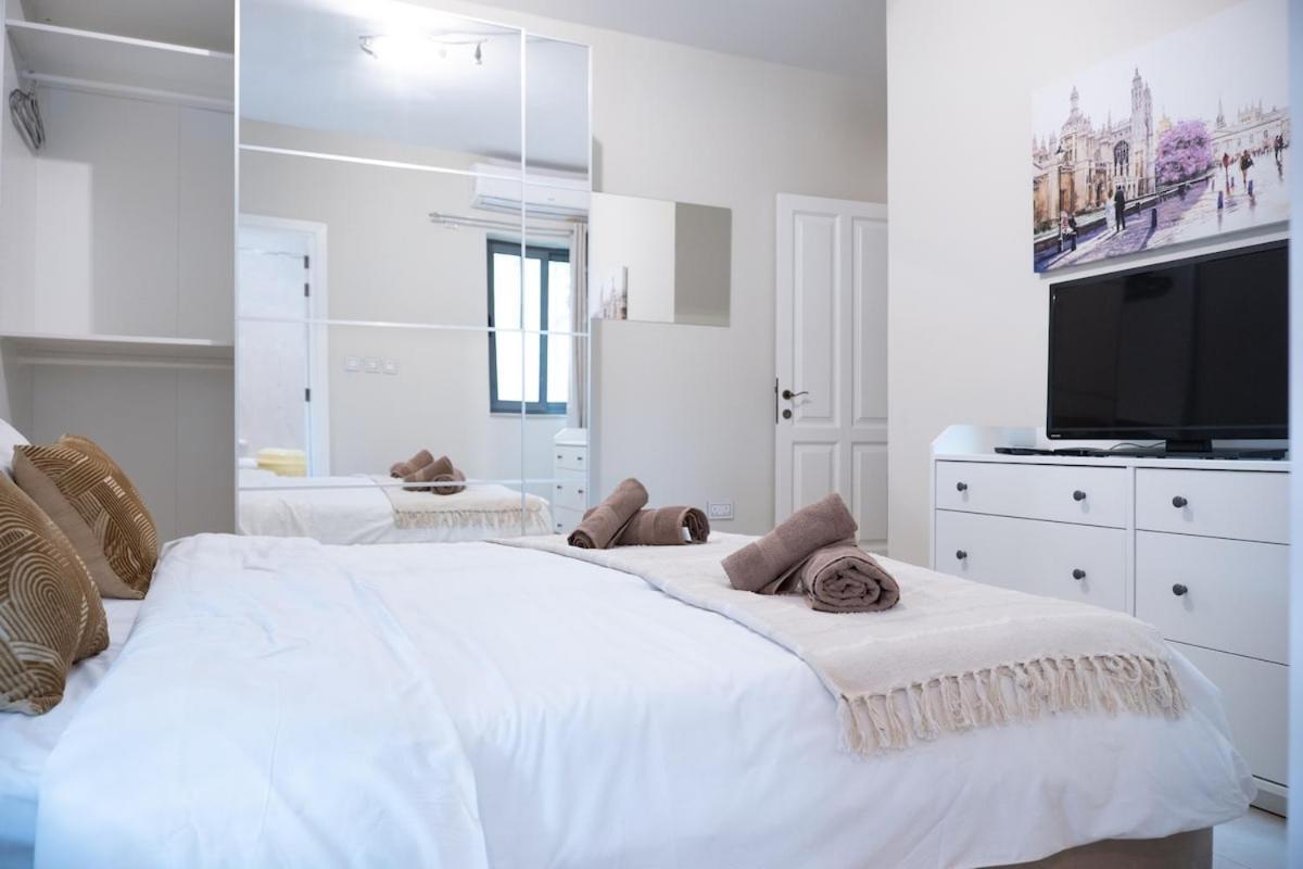 Golden Harbour - 2 Bedrooms, 2 Bathrooms Gzira Exterior photo